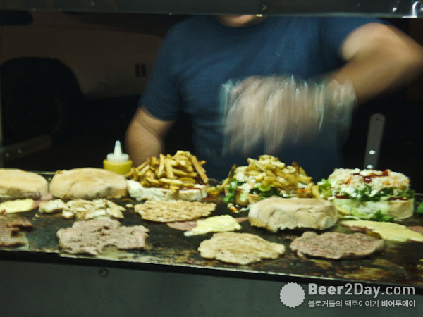 '햄버거의 신'을 영접하다, 베네수엘라의 길거리 햄버거