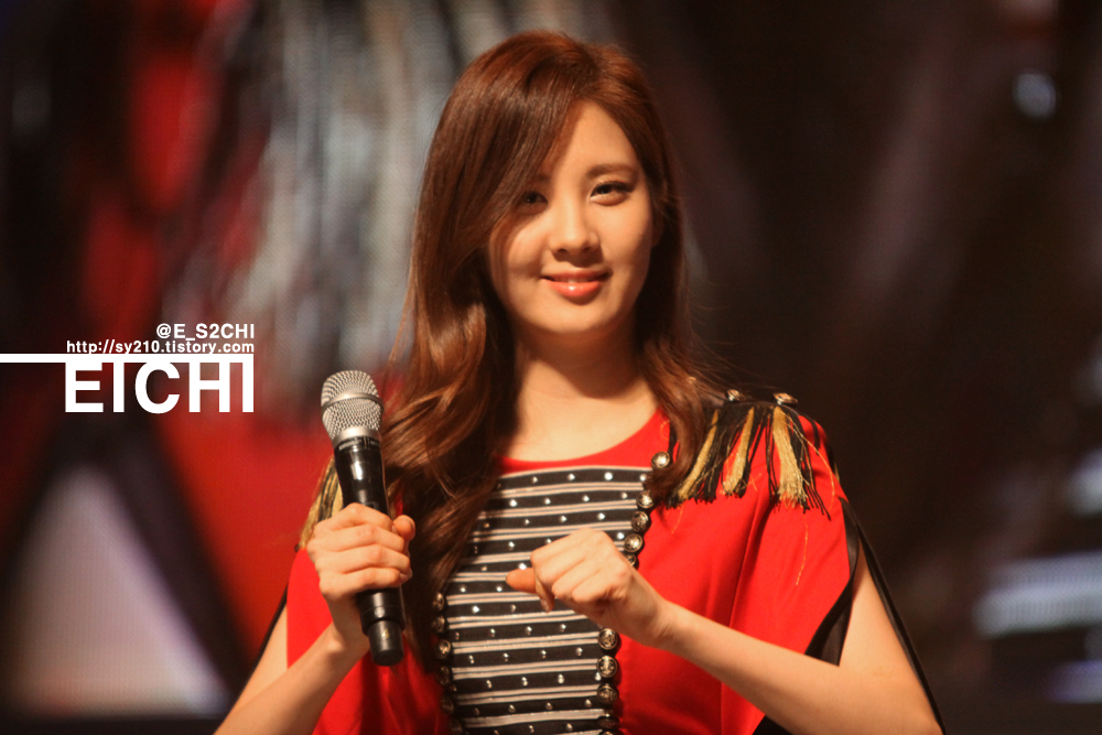 [PIC][01-09-2012]SNSD tại buổi Giao lưu và Ký tặng cho fan hâm mộ được tổ chức bởi thương hiệu "LOOK" vào chiều nay - Page 6 193500495043134E0867EE