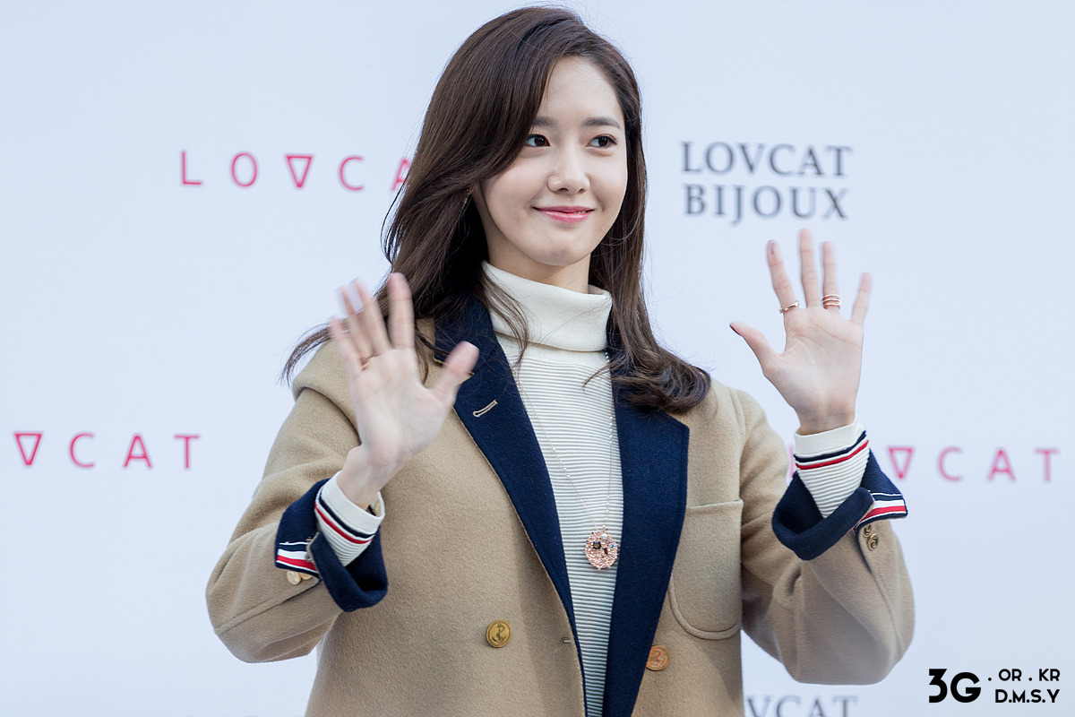 [PIC][24-10-2015]YoonA tham dự buổi fansign cho thương hiệu "LOVCAT" vào chiều nay - Page 5 21245E3D563840011A6EB4