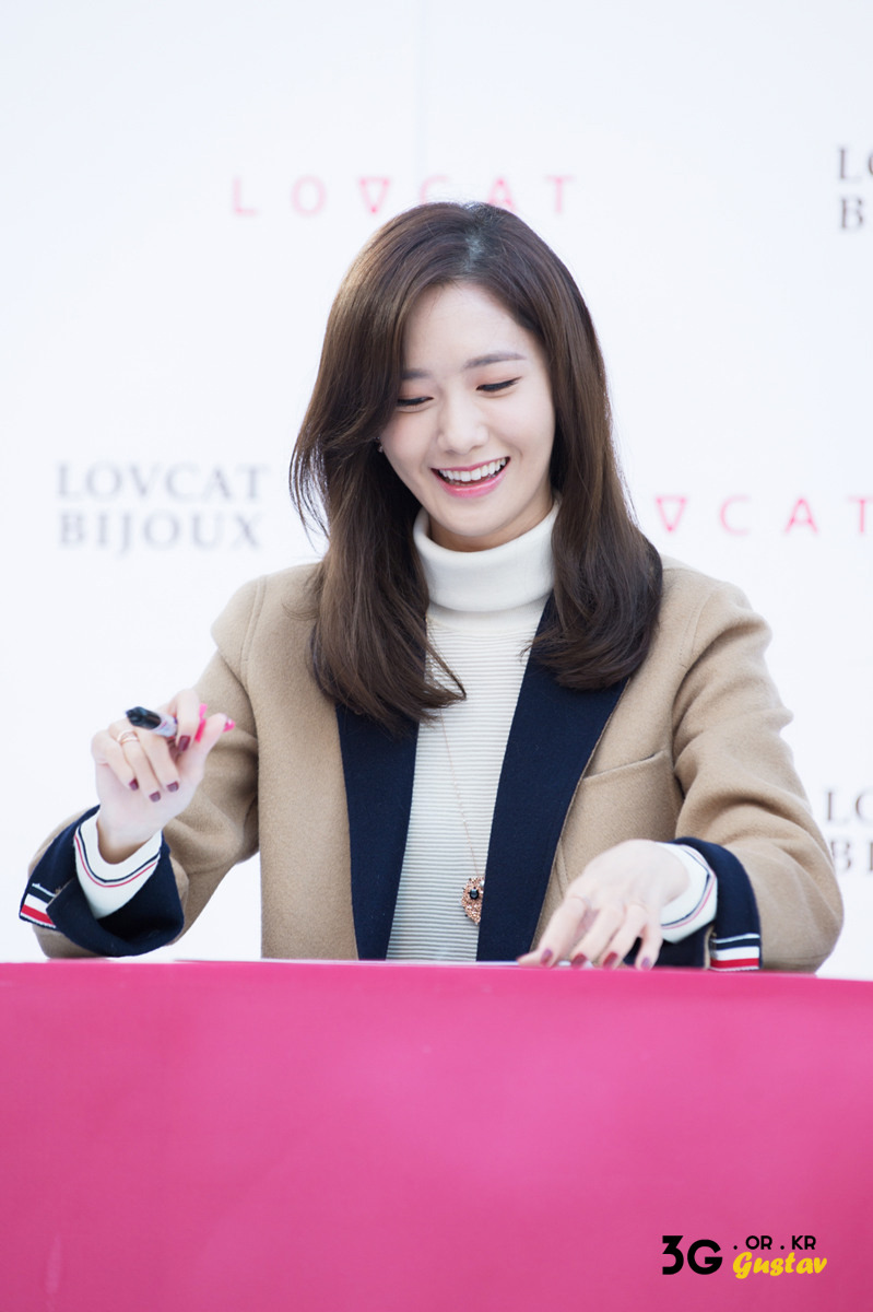 [PIC][24-10-2015]YoonA tham dự buổi fansign cho thương hiệu "LOVCAT" vào chiều nay - Page 3 217CC634562CDBB532AC37