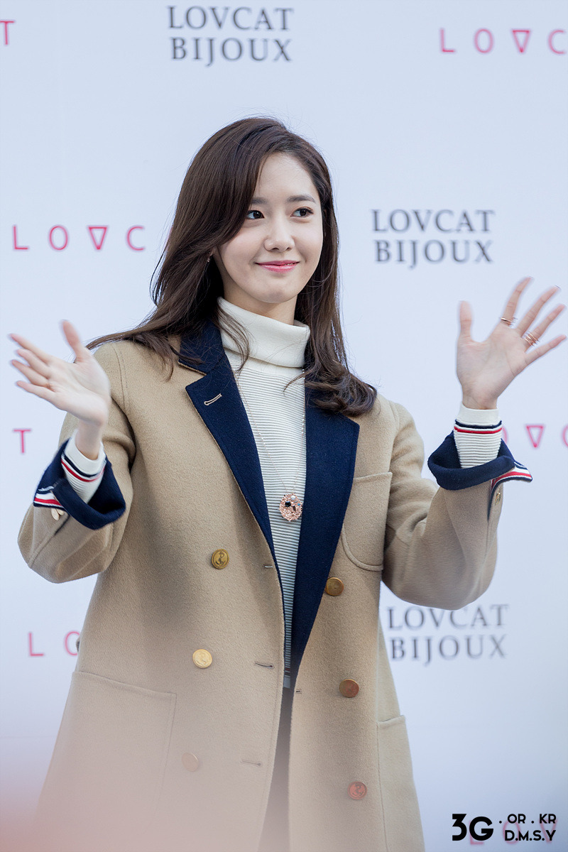 [PIC][24-10-2015]YoonA tham dự buổi fansign cho thương hiệu "LOVCAT" vào chiều nay - Page 5 2365F644563840171DBD7E
