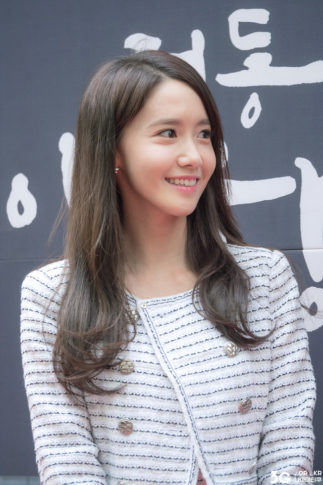 [PIC][29-05-2015]YoonA tham dự "Jung-gu Culture Night Festival" tại Deoksugung vào chiều nay - Page 2 24347848556C20AE2D8E74
