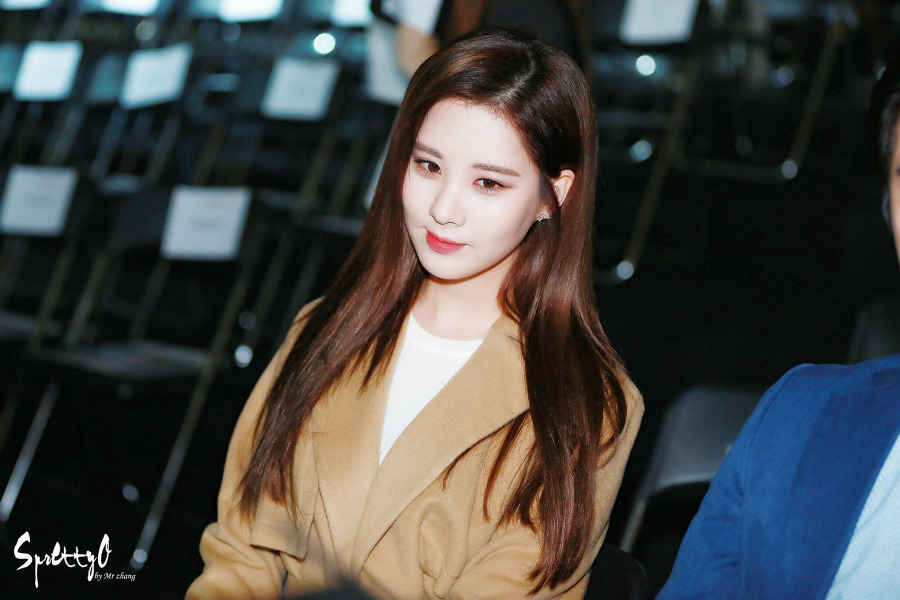 [PIC][19-10-2015]SeoHyun tham dự "HERA SEOUL FASHION WEEK S/S 2016 'THE STUDIO K'" vào trưa nay 253EBC365624AA7B2565D5