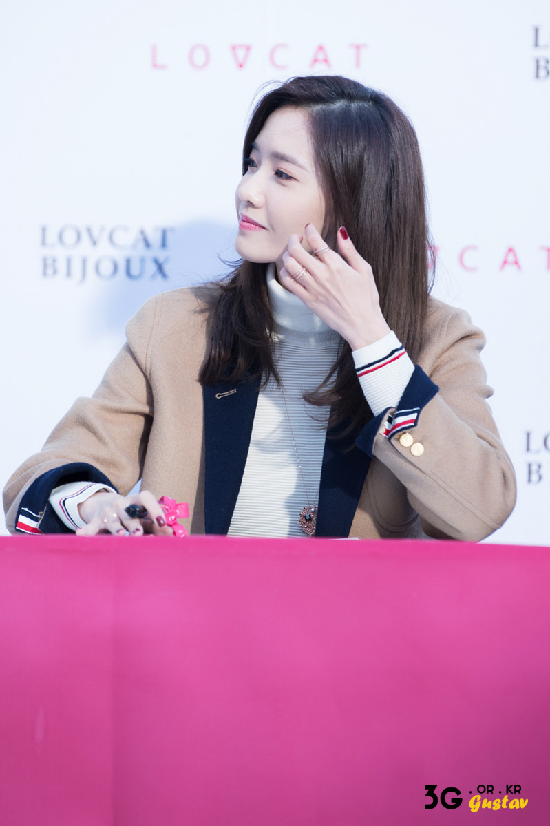 [PIC][24-10-2015]YoonA tham dự buổi fansign cho thương hiệu "LOVCAT" vào chiều nay - Page 3 2549EA4F562CDD1622A9F6