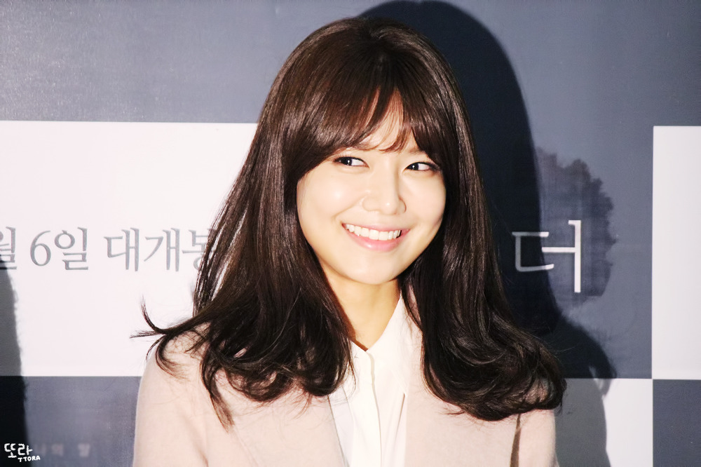[PIC][04-11-2014]SooYoung xuất hiện tại buổi công chiếu bộ phim "Daughter" vào tối nay 2565ED4C545B64581826D6