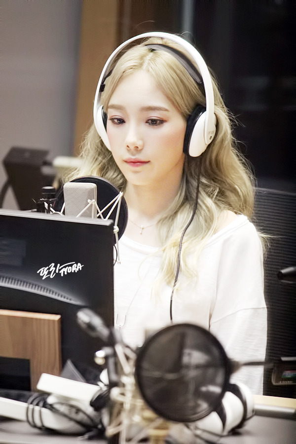 [OTHER][06-02-2015]Hình ảnh mới nhất từ DJ Sunny tại Radio MBC FM4U - "FM Date" - Page 31 2575E74A5645C75B36DF43