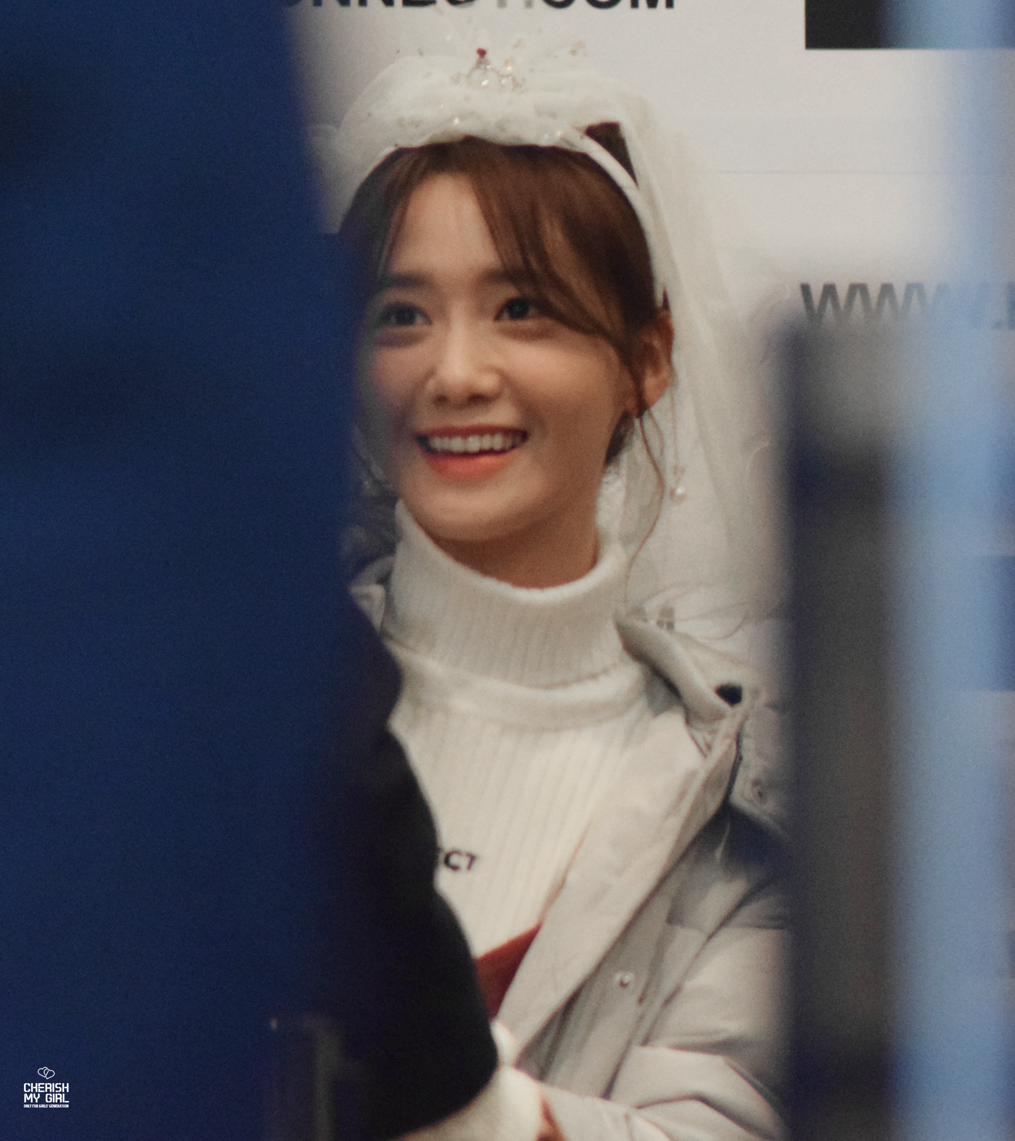 [PIC][02-12-2016]YoonA tham dự sự kiện Fansign "Love & Thanks Festival!" của thương hiệu H:CONNECT tại Gangnam Flagship Store vào chiều nay - Page 4 2639C83E586A537C160880