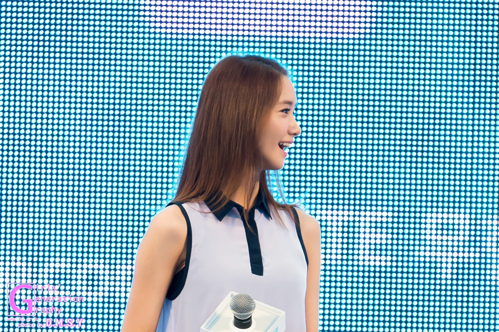 [PIC][29-07-2013]YoonA xuất hiện tại sự kiện SKT ở "Changwon Mechanical High School" cùng SHINee MinHo vào chiều nay  - Page 2 27595343521D725C18D6D6