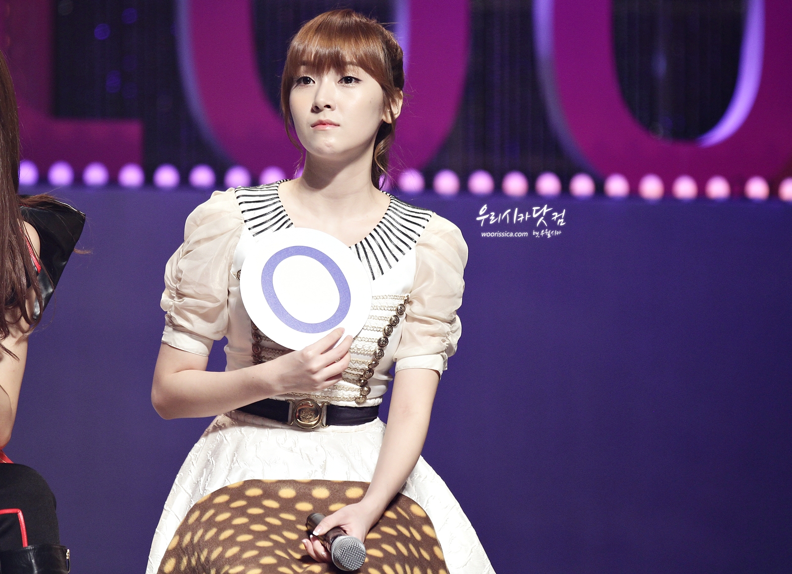 [PIC][01-09-2012]SNSD tại buổi Giao lưu và Ký tặng cho fan hâm mộ được tổ chức bởi thương hiệu "LOOK" vào chiều nay - Page 14 144F3040504465D6398887