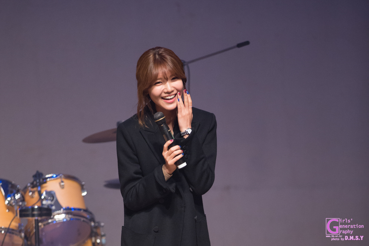 [PIC][20-12-014]SooYoung xuất hiện tại sự kiện "Korean Retinitis Pigmentosa Charity" vào chiều nay 215B2F4F5495C26212FFA3