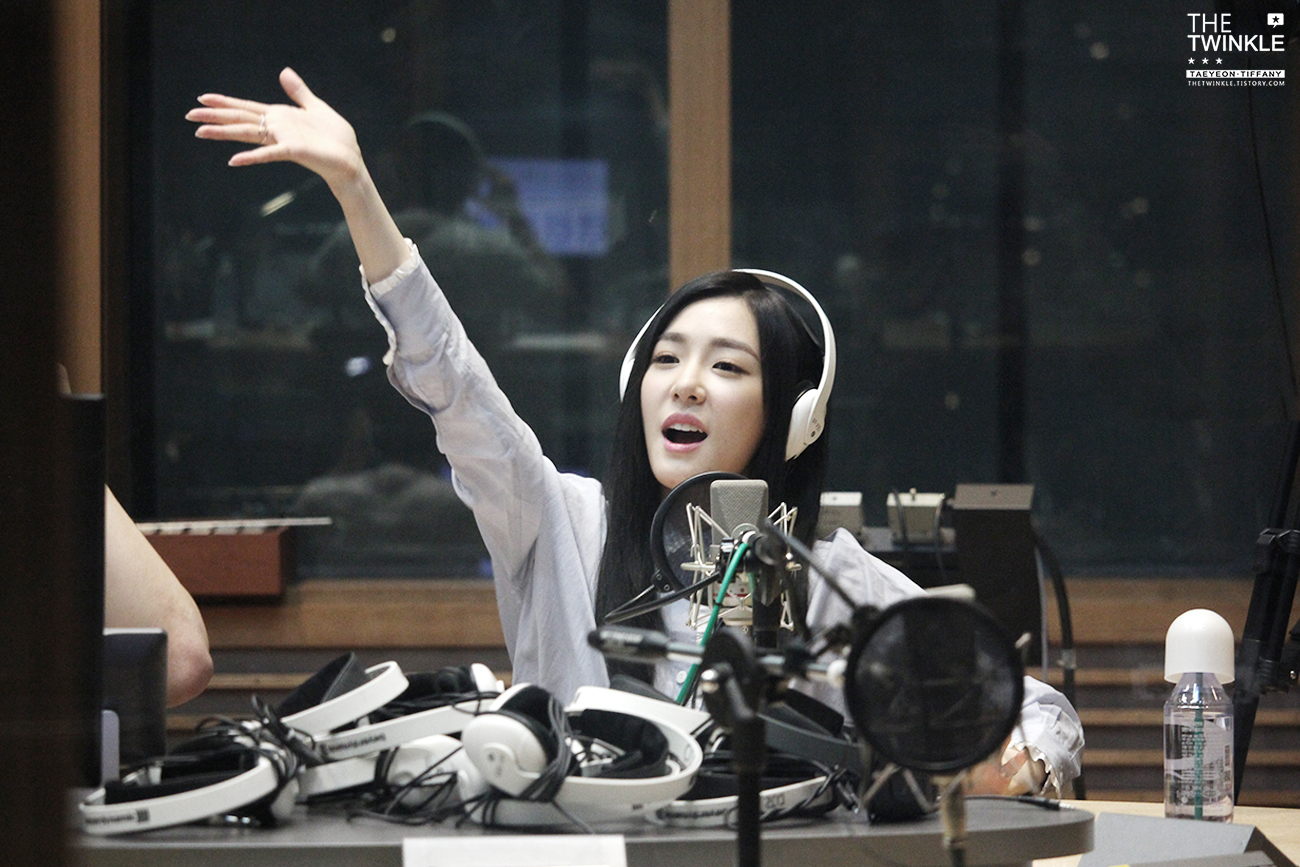[OTHER][06-02-2015]Hình ảnh mới nhất từ DJ Sunny tại Radio MBC FM4U - "FM Date" - Page 19 2231A436558EB23140E174