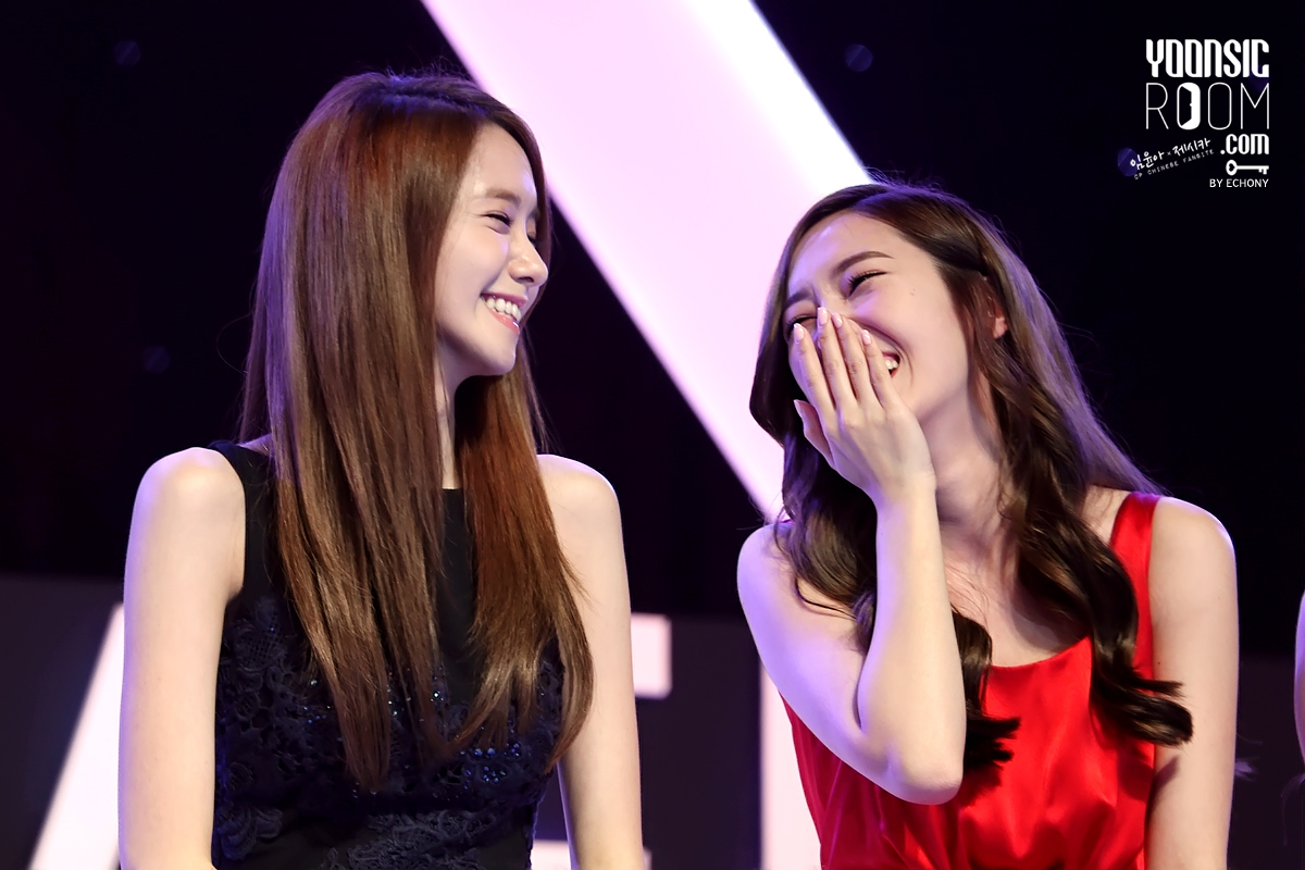 [PIC][20-10-2013]Jessica - YoonA và SeoHyun xuất hiện tại Thái Lan để tham dự "GiRL DE PROVENCE Thanks Party" vào tối nay - Page 15 22456B46526B972621E095
