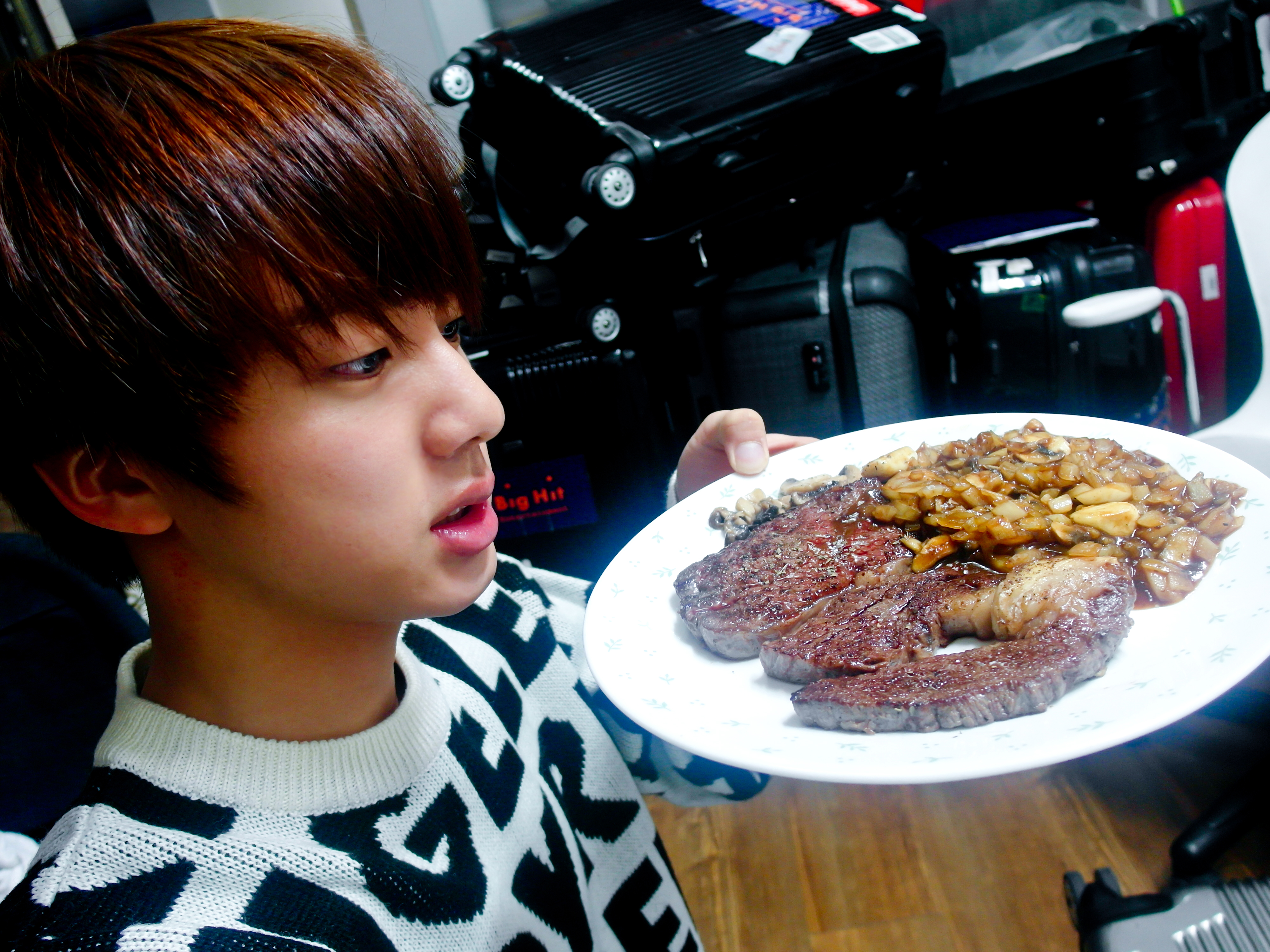 [Blog/Trans] (Jin’s cooking diary) THANKS FATHER FOR THE ALLOWANCE SO I