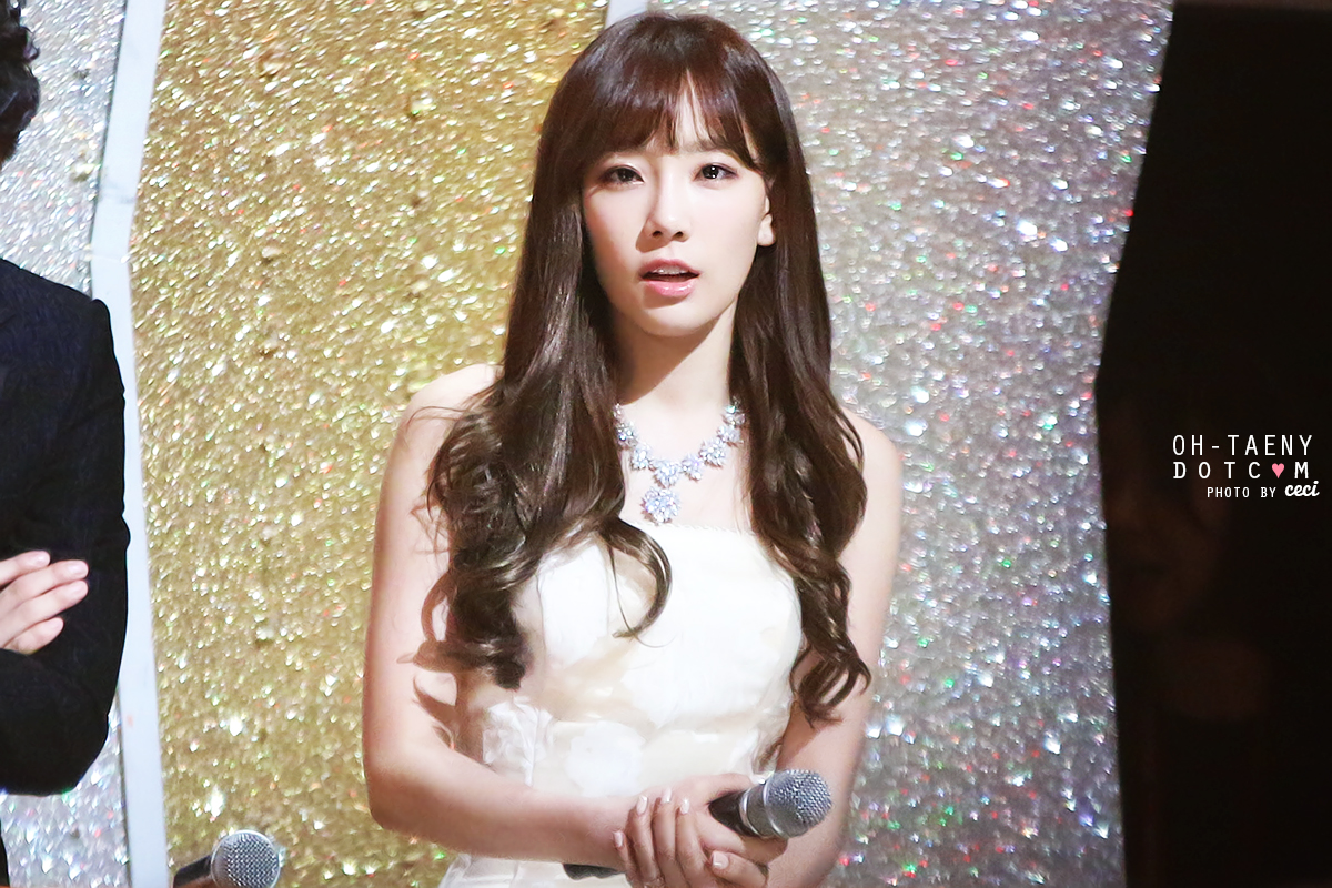 [PIC][16-01-2014]Hình ảnh từ "JTBC 28th Golden Disk Award" của MC TaeYeon và Tiffany vào tối nay + SNSD giành chiến thắng với 2 giải thưởng - Page 3 2361AE4852DD04BF21DB61