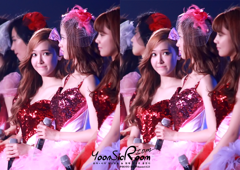 [PIC][08/09-06-2013]Hình ảnh mới nhất từ "2013 Girls' Generation's World Tour – Girls & Peace" tại Seoul, Hàn Quốc trong 2 ngày của SNSD + Selca từ hậu trường Concert của các thành viên và nhiều nghệ sĩ khác - Page 13 24510F3351BBF663054D43