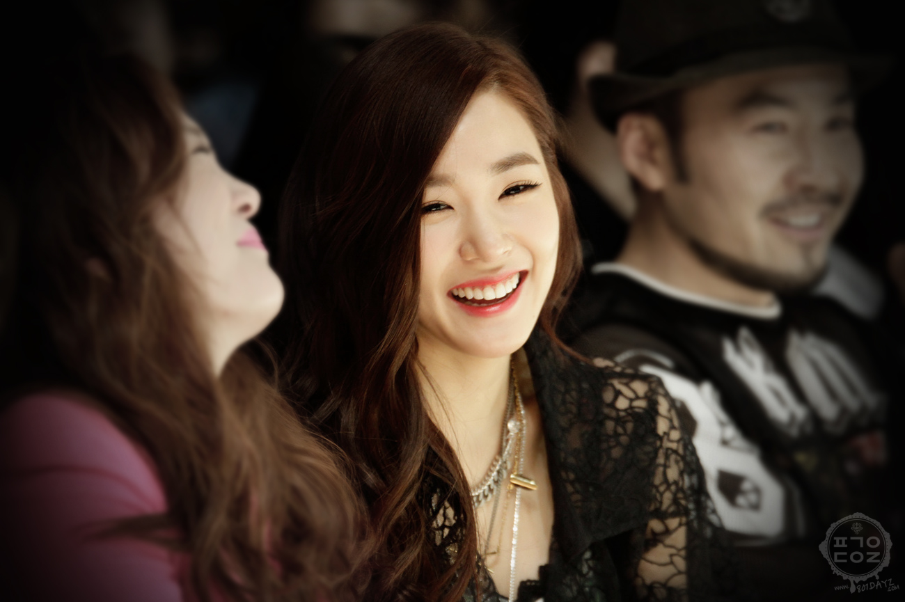 [PIC][24-03-201]Tiffany tham dự "Steve J & Yoni P 2014 F/W Seoul Fashion Week" vào trưa nay 2507DB3D533F6C6D17689B