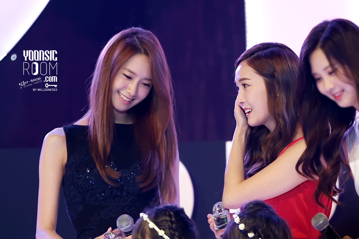 [PIC][20-10-2013]Jessica - YoonA và SeoHyun xuất hiện tại Thái Lan để tham dự "GiRL DE PROVENCE Thanks Party" vào tối nay - Page 15 26066B46526BB0C7380113