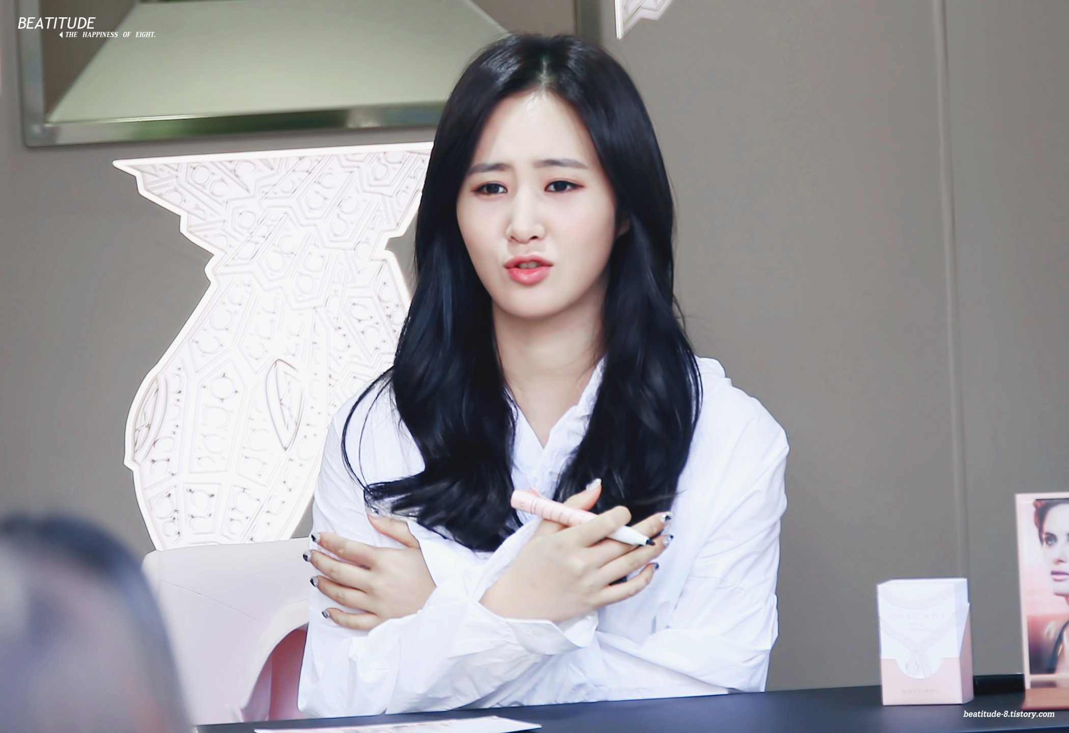 [PIC][09-10-2016]Yuri tham dự buổi Fansign thứ 2 cho thương hiệu nước hoa "BVLGARI Rose Goldea" tại Myeongdong Lotte Duty Free vào chiều nay - Page 3 2672C84B57FCF9E3181498